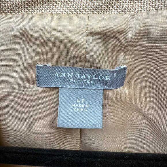 Ann Taylor Size 4P Women's 2-Piece Skirt Suit w/ Blazer Jacket Tan - Picture 4 of 4